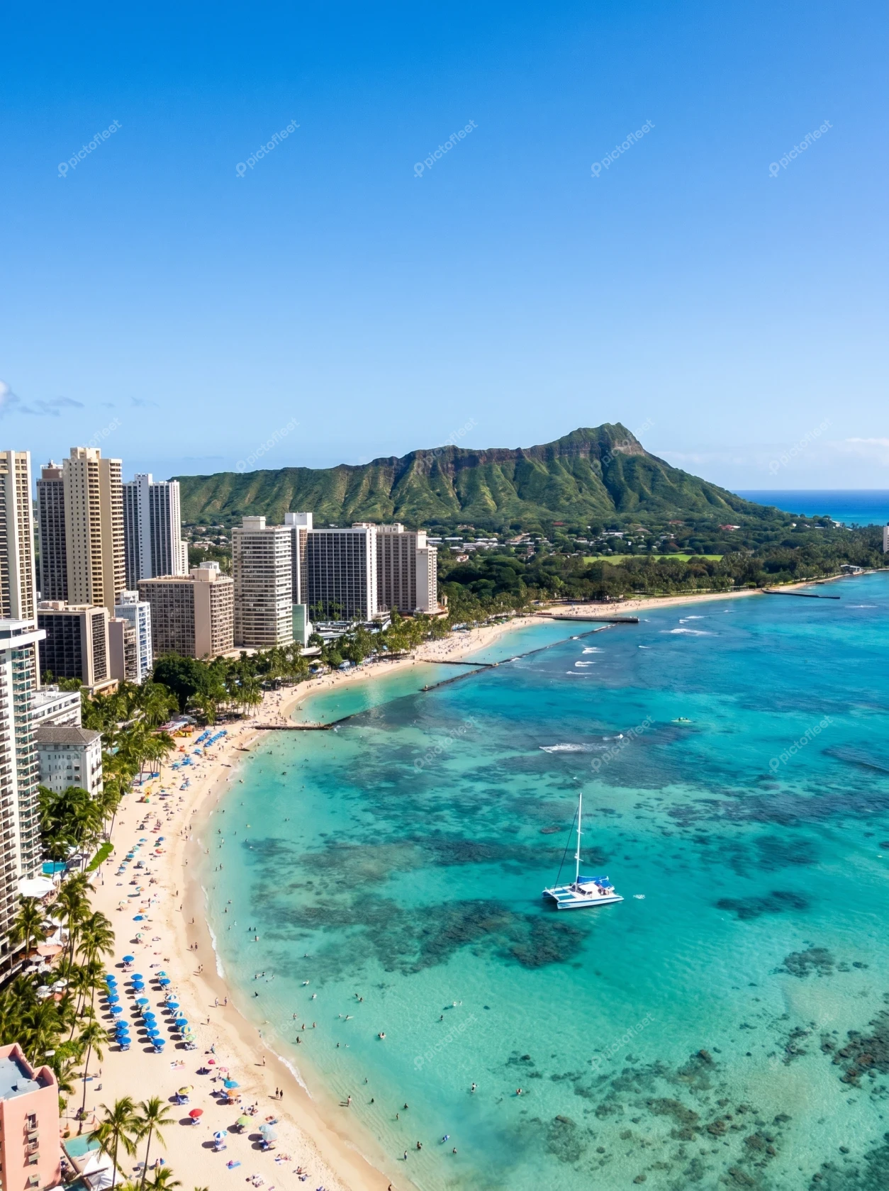 Aerial view of Waikiki Beach and Diamond Head in Hawaii